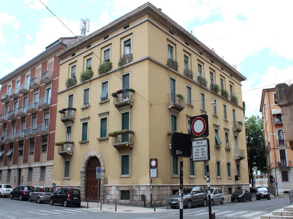B&B Cangrande Di Danese-Viviani Verona Buitenkant foto