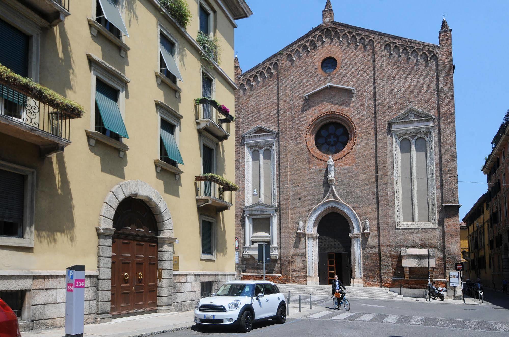B&B Cangrande Di Danese-Viviani Verona Buitenkant foto