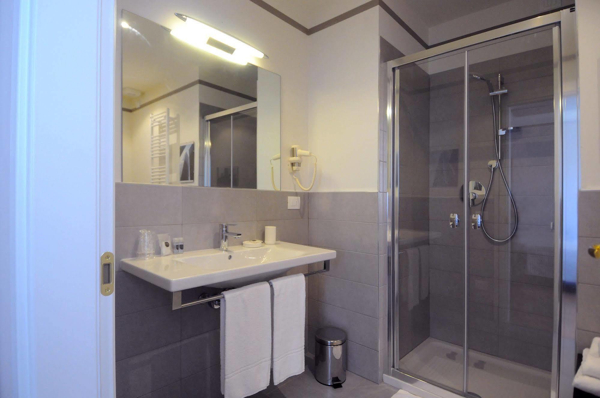 B&B Cangrande Di Danese-Viviani Verona Buitenkant foto
