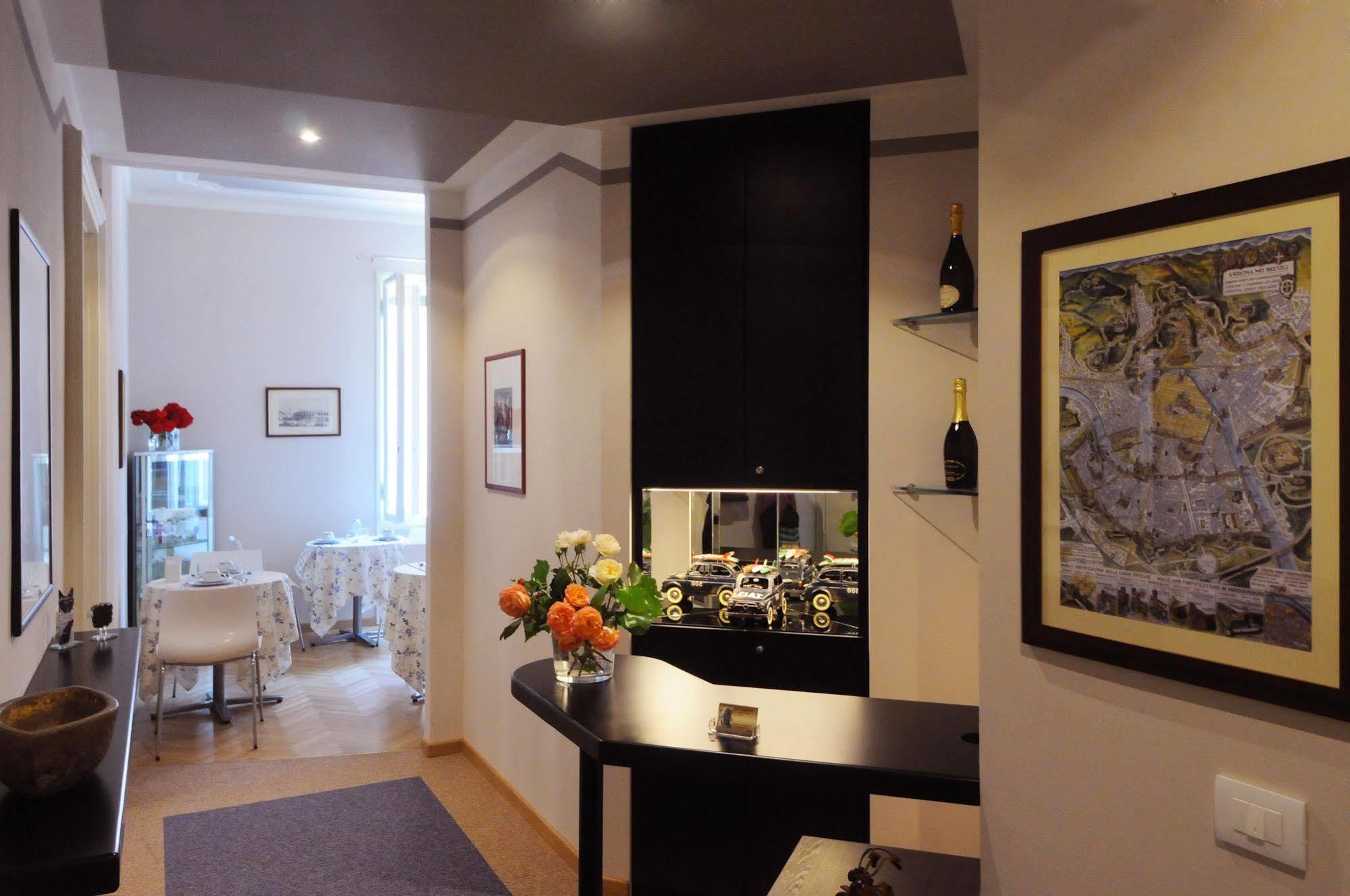 B&B Cangrande Di Danese-Viviani Verona Buitenkant foto