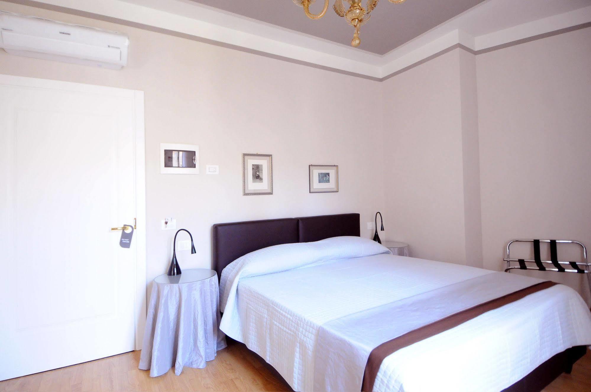 B&B Cangrande Di Danese-Viviani Verona Buitenkant foto