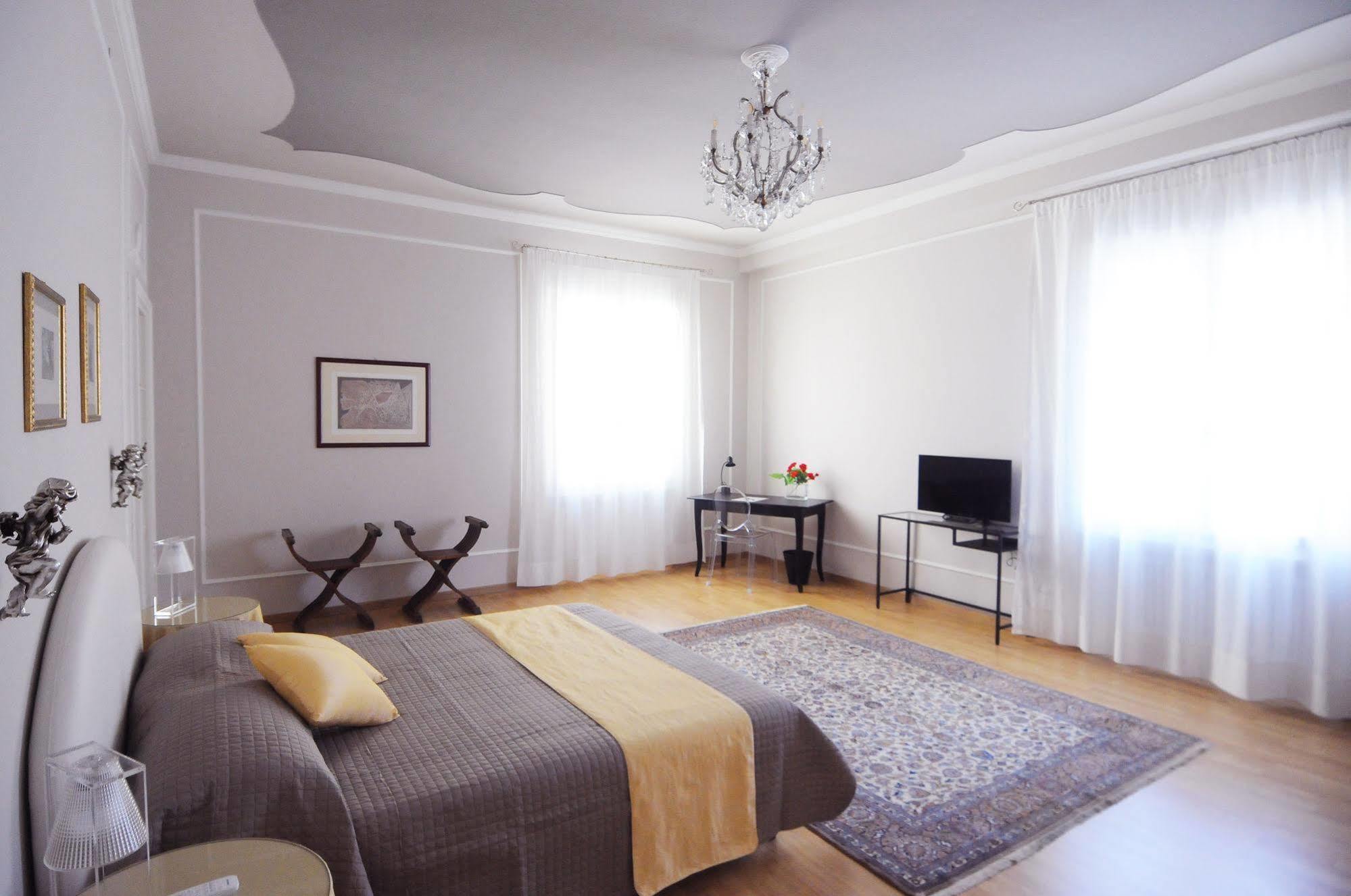 B&B Cangrande Di Danese-Viviani Verona Buitenkant foto